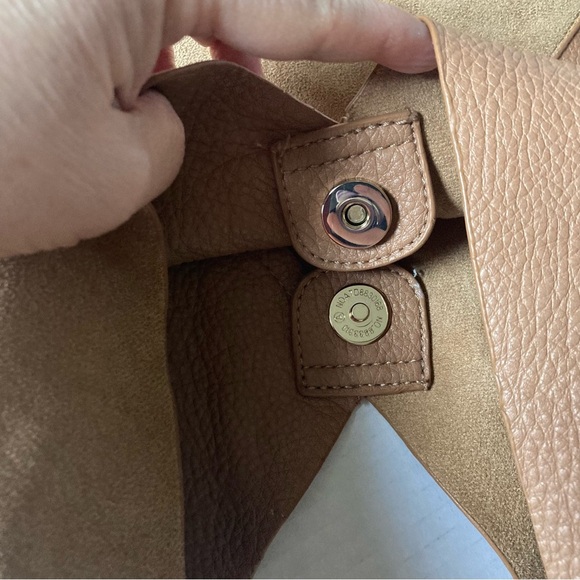 Shiraleah Shoulder Tote - Picture 3 of 8